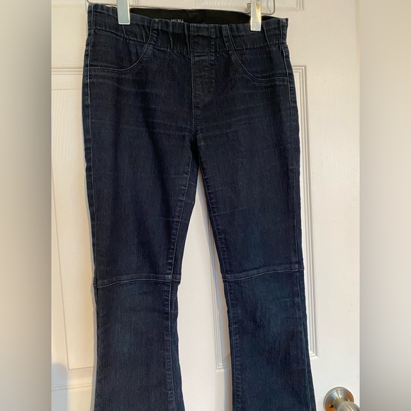 BDG Pull On Flare jeans. Size 28. - Picture 4 of 4